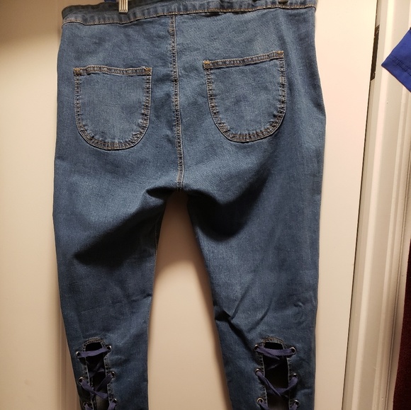 Jeans - Picture 4 of 4